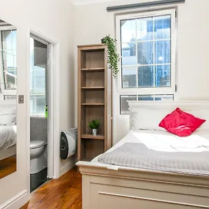 Pensión Private En-suite @ Liverpool Street, Brick Ln, Londres
